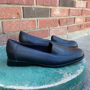SOLD Trotters loafers